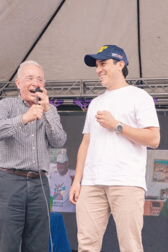 Federico Hoyos propuestas de seguridad democrática Colombia